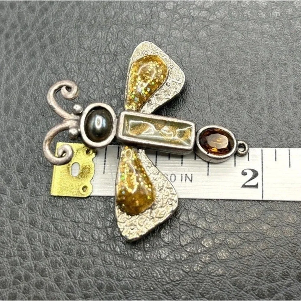 Vintage Bee Insect Brooch Pin Glitter Onyx Topaz Acccents Textured Win Gold Tone